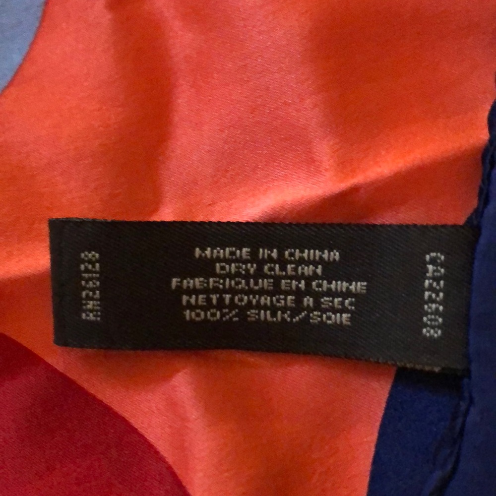 Coach C-Logo Scarf in 100% Silk - Picture 6 of 6